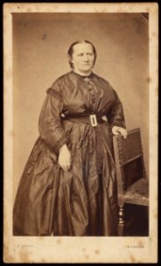 Licot, Feuillien - carte de visite, Portret van een vrouw, staand