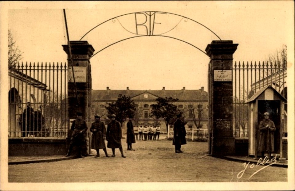 Libourne Caserne Lamarque L'entrée 10