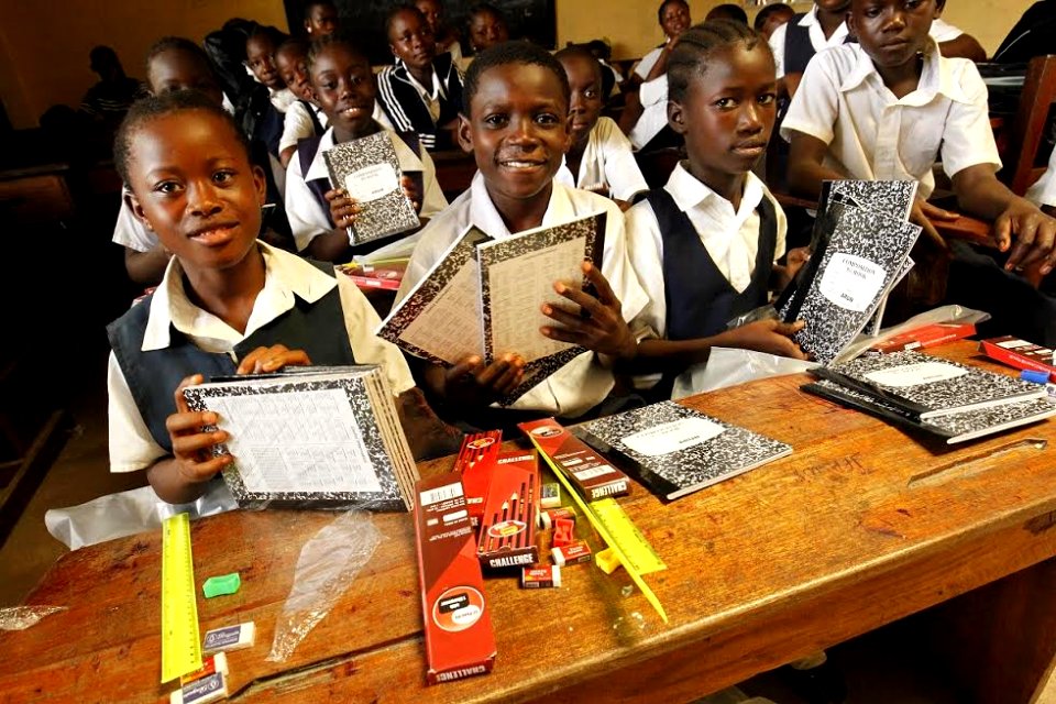 Liberia Learning Kits Distribution (18677450434)