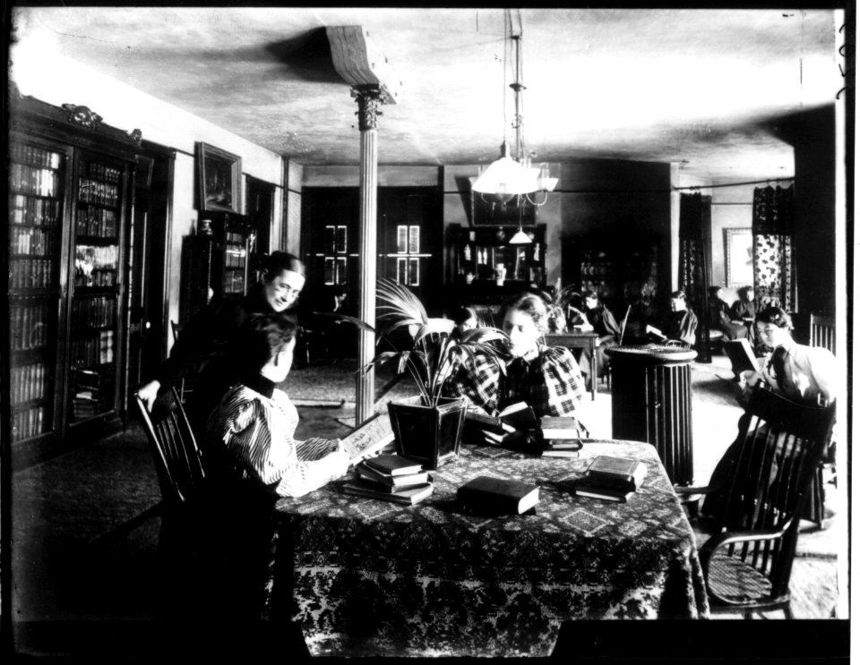 Library and reading room of Oxford College ca. 1899 (3195489874)