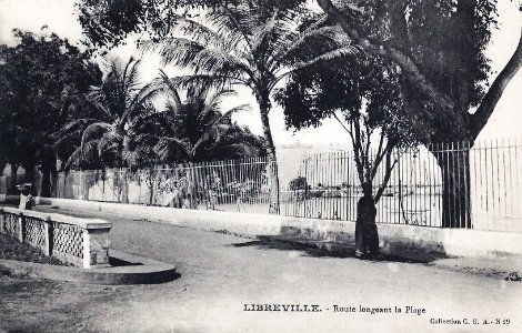 Libreville-Route longeant la plage
