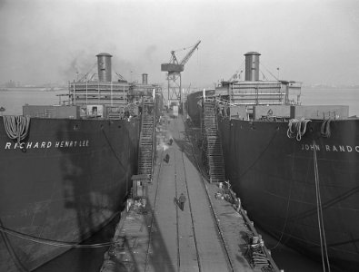 Liberty ship construction 14 fitting out photo