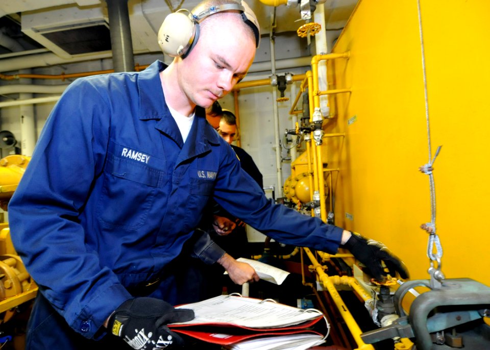Life aboard the USS Blue Ridge DVIDS207545