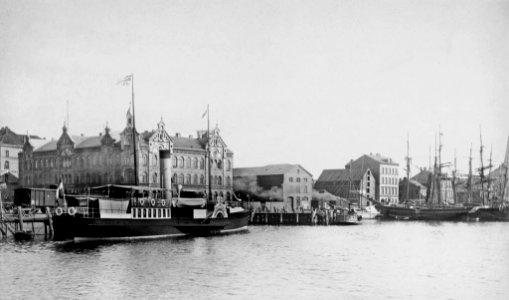 Liegeplatz des Rad- und Passagierdampfers ADLER am Eisenbahndamm (Kiel 44.668)