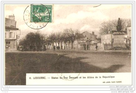 Libourne Place Decazes Statue 17