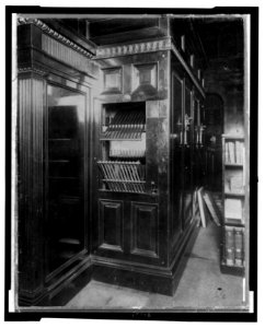 Library of Congress-Book conveyors LCCN96525713 photo