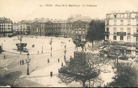 Lille - 43 - Place de la République - La Prefecture