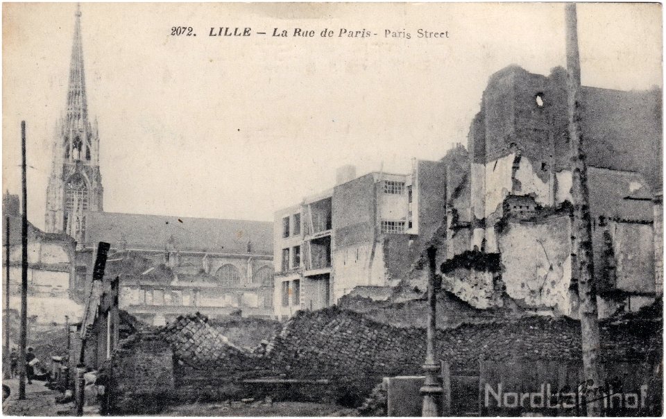 Lille - Ruines de la Grande Guerre — Croisement des rues du Molinel, du Dragon et de Paris