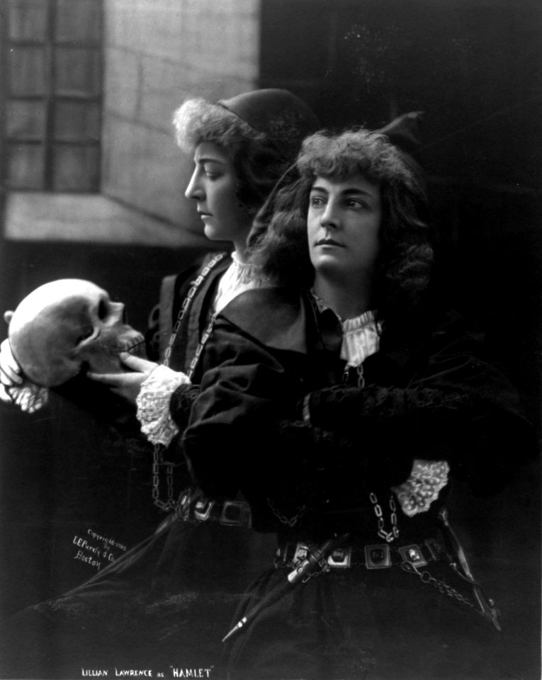 Lillian Lawrence as Hamlet cph.3b21751