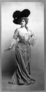 Lillian Russell, 1861-1922, full length, standing, facing left; in elegant gown LCCN2005683742