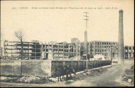 Lille - 131 - Usine en ciment armé détruite par l'explosion des 18 ponts en 1916 photo