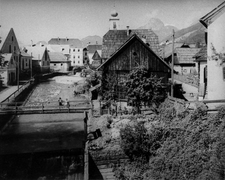 Liezen, Häuserzeile am Phyrnbach - 1909