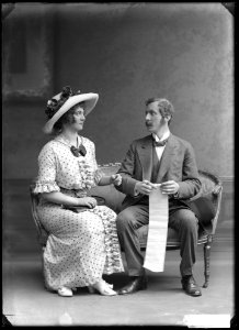 Lilly Jaeger and Gunnar Malmberg in Domarens hatt at Lilla teatern 1913 - SMV - GM011