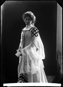 Lilly Walleni as Fiametta in the operetta Boccaccio at Östermalmsteatern 1904 - SMV - GV052