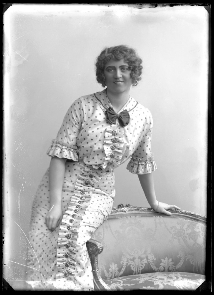 Lilly Jaeger in Domarens hatt at Lilla teatern 1913 - SMV - GJ003