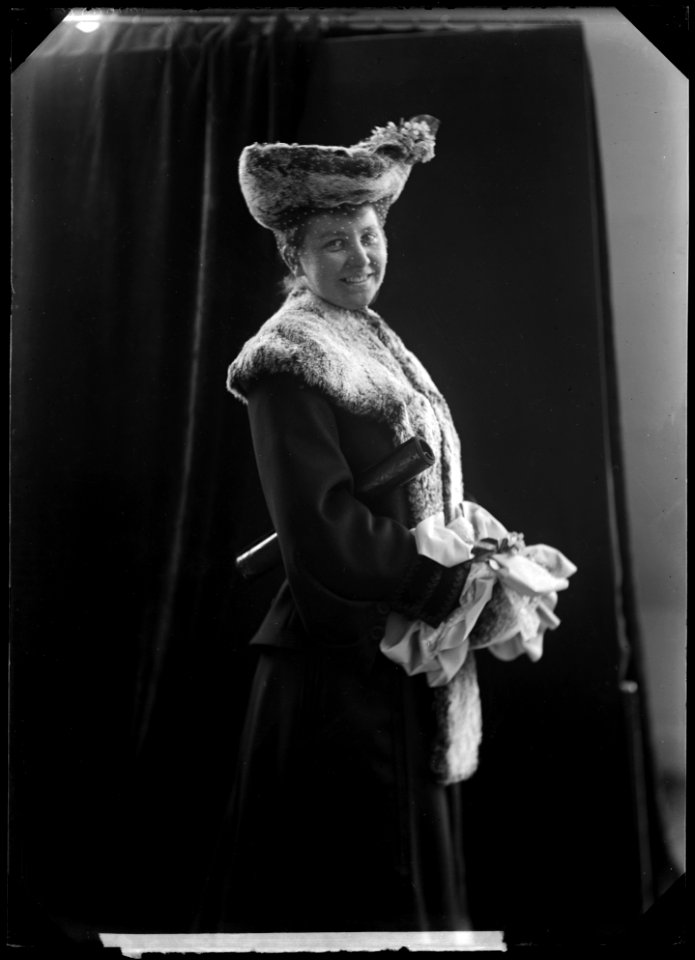 Lilly Walleni, opera singer, portrait 1904 - SMV - GV060