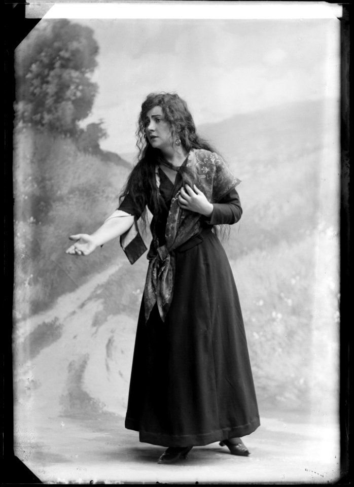 Lilly Walleni in Navarresiskan at Kungliga Operan 1906 - SMV - NV053