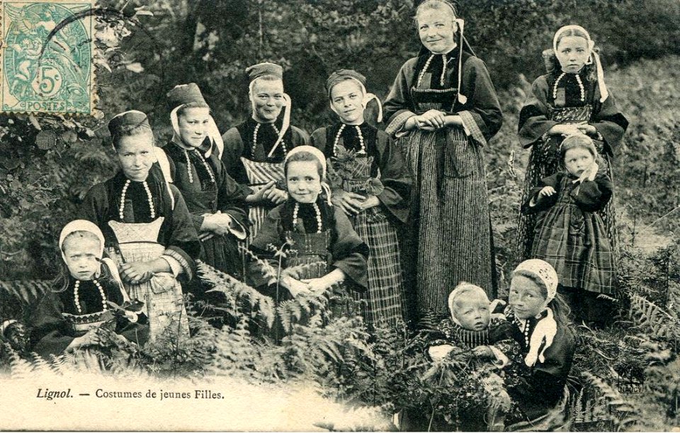 Lignol costumes de jeunes filles