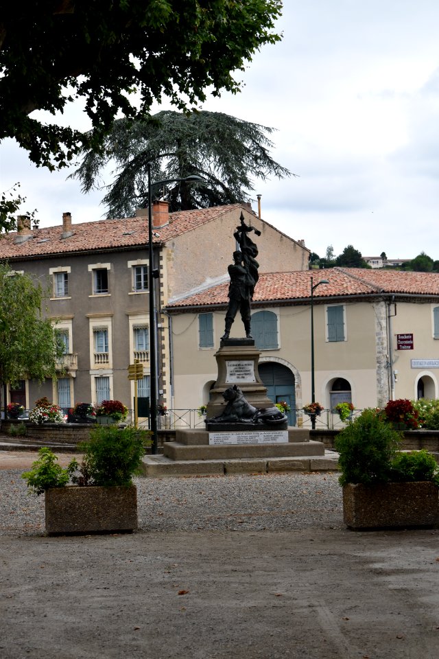 Limoux - Monument aux morts de la guerre de 1870-1871 01