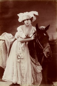 Lilian Greuze, btv1b8596946r-p021