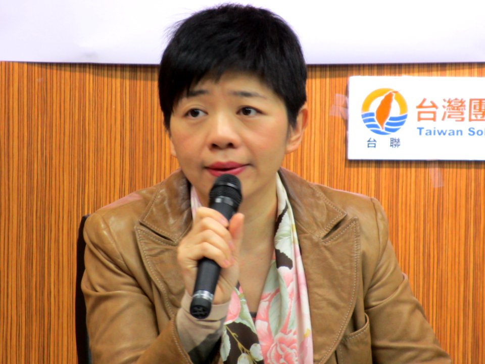 Lin Shih-chia from VOA (3)