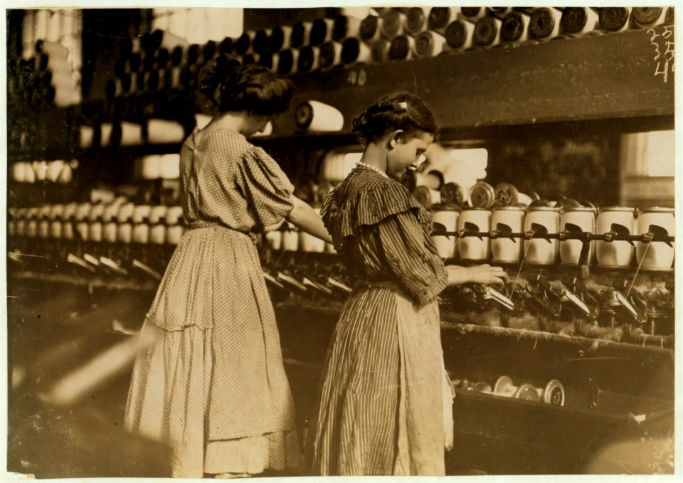 Lincoln Cotton Mill, Evansville, Ind. Young Girls at Spoolers. LOC cph.3b13191