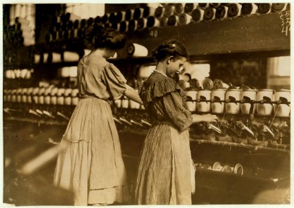 Lincoln Cotton Mill, Evansville, Ind. Young Girls at Spoolers. LOC cph.3b13191