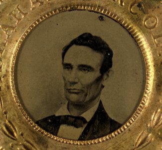 Lincoln button 1860 small high contrast