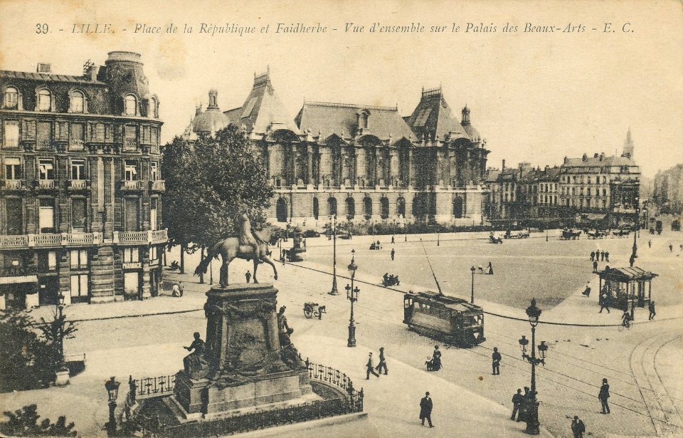 Lille - 39 - Place de la Republique et Faidherbe