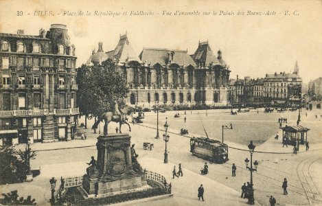 Lille - 39 - Place de la Republique et Faidherbe