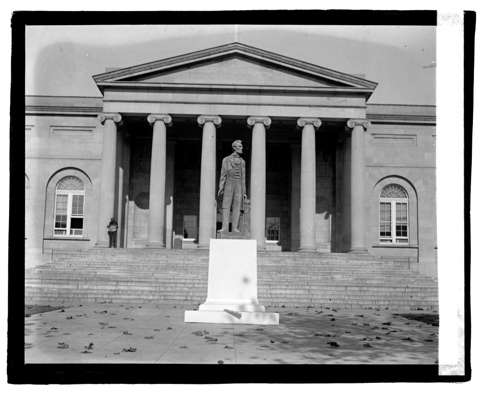 Lincoln statue LOC npcc.07336