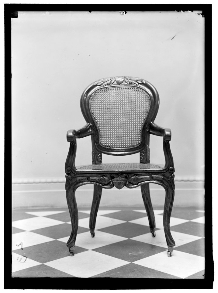 LINCOLN, ABRAHAM. HIS CHAIR LCCN2016865087