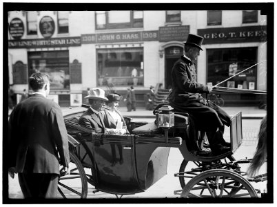 LIND, JOHN. GOVERNOR OF MINNESOTA, 1899-1901; REP., 1903-. IN CARRIAGE WITH MRS. LIND LCCN2016865420