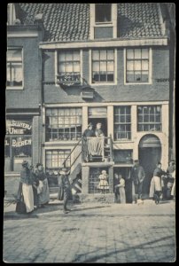 Lindengracht 182 met zowel het vogeltje als de peuter achter een hekje. Uitgave N.V. A.J. Nuss, Amsterdam, Afb PBKD00105000004