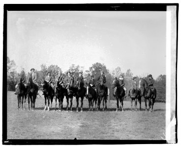 Line of girls on horseback LCCN2016829056 photo