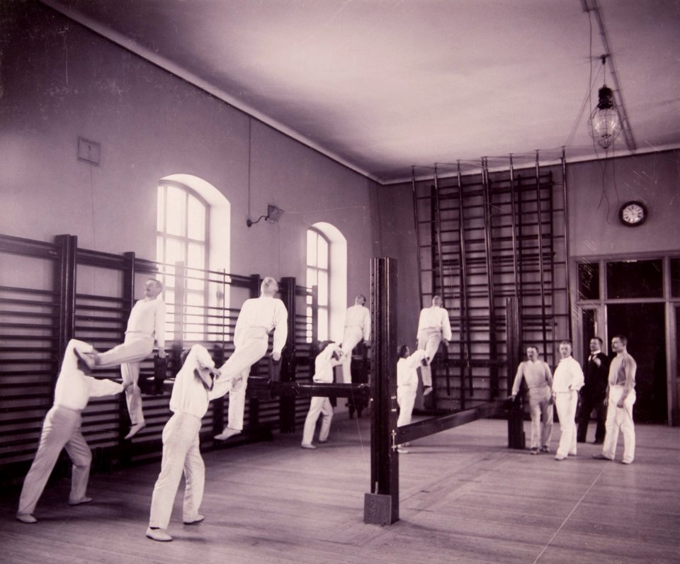 Linggymnastik Gymnastiska Centralinstitutet Stockholm ca 1900, gih0012