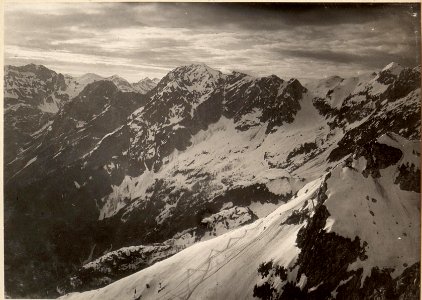 Linker Flügel der Lipnikstellung, unterhalb eigene Stellung auf Kote 1776. Aufgenommen am 15.5.1916. (BildID 15475272)