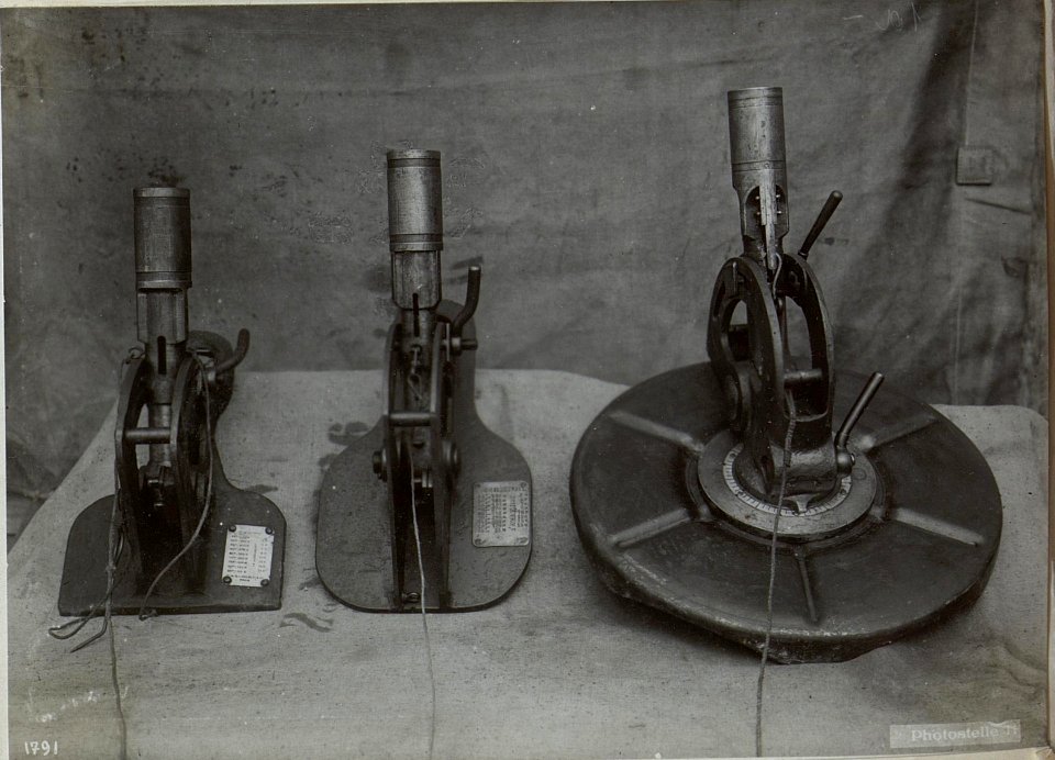 Links, Kleiner Granatwerfer.Mitte, Kl.Granatwerfer mit Abzugvorrichtung System Oblt.Fleischer.Rechts, Kl.Granatwerfer M.18. (BildID 15647882)