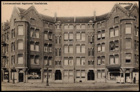 Linnaeusstraat hoek Pretoriusstraat. Uitgave H. Gregorius, 2e van Swindenstraat 7, Amsterdam, Afb PRKBB00355000012