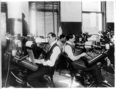 Linotype compositors at work, N.Y. World LCCN2004667831