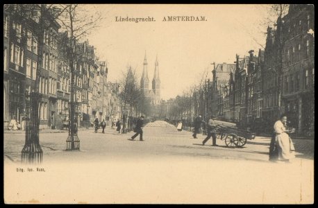 Lindengracht richting Brouwersgracht met op de achtergrond de Posthoornkerk in de Haarlemmerstraat . Uitgave N.V. A.J. Nuss, Afb PBKD00105000002