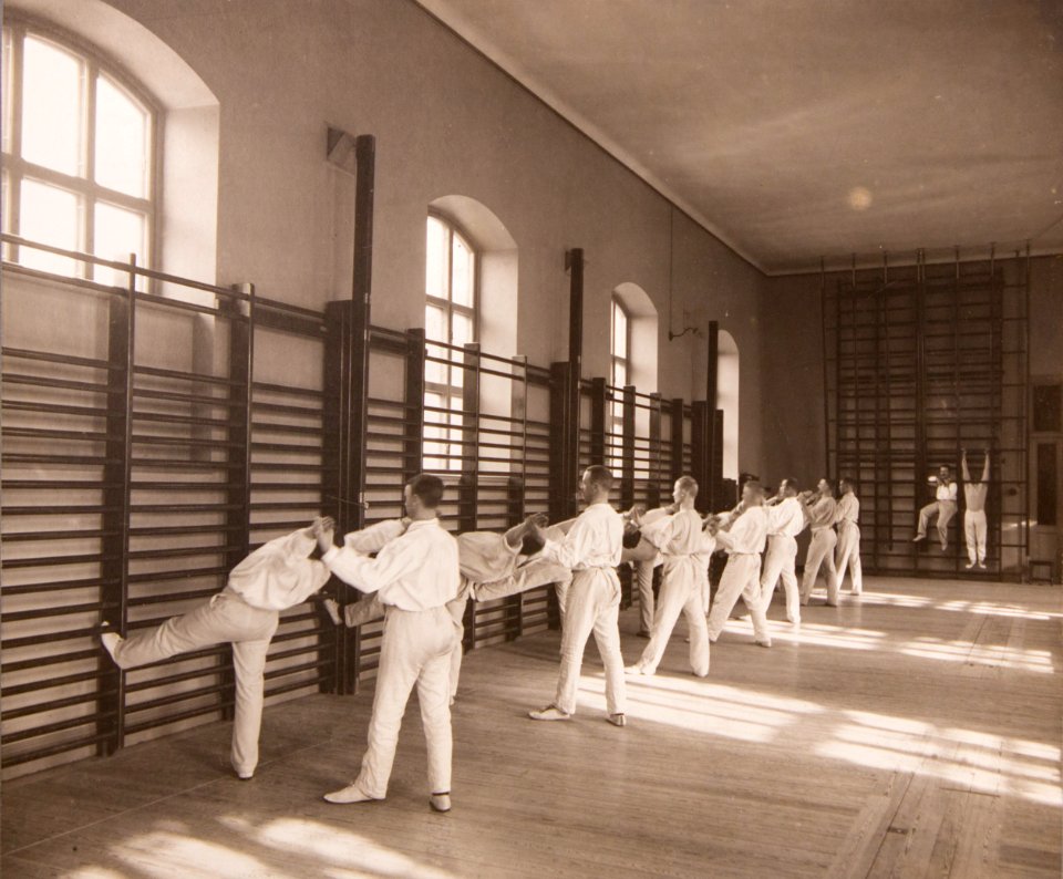 Linggymnastik Gymnastiska Centralinstitutet Stockholm ca 1900, gih0024