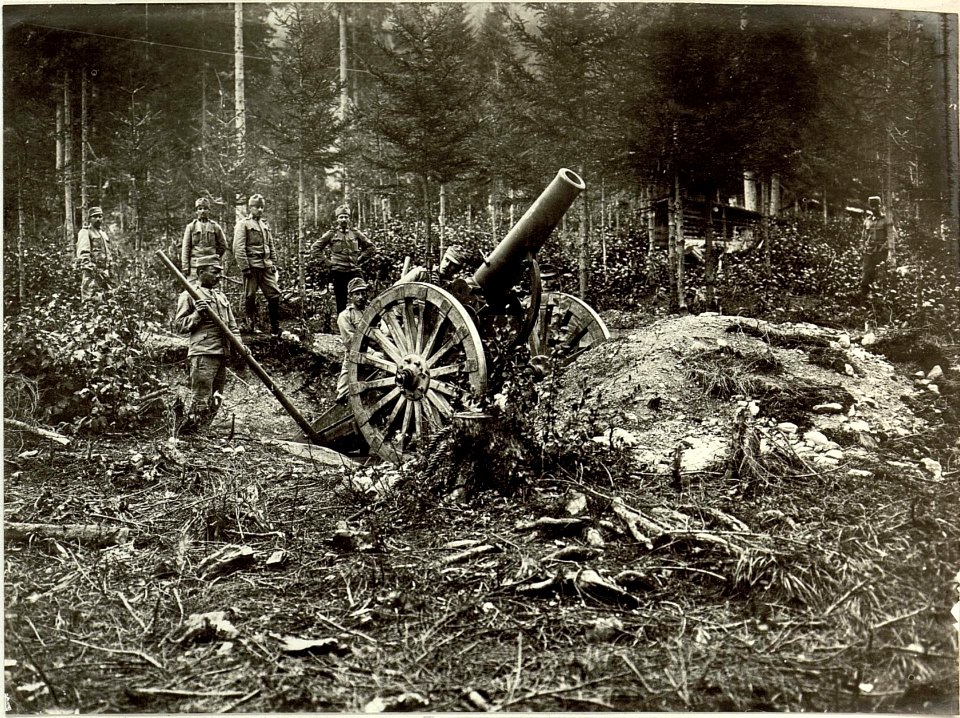 Links schwere Haubitz-Batterie. (BildID 15460678)