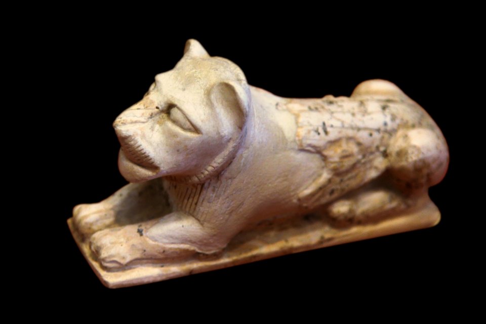 Lion-shaped game counter-E 16668-IMG 0302-black