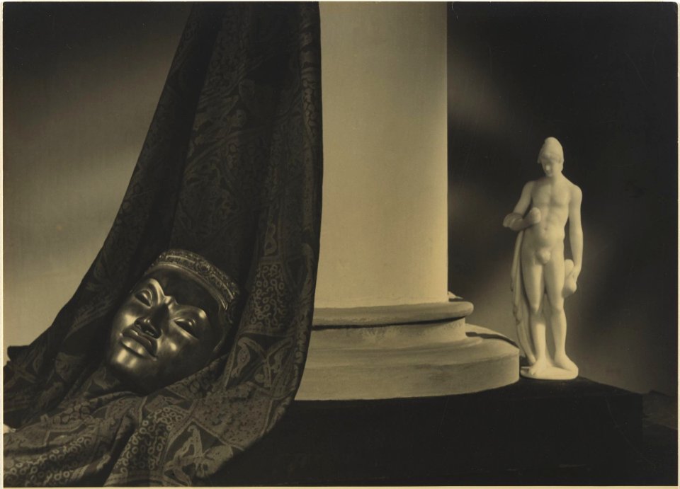 Lionel Wendt - still life with mask and statue