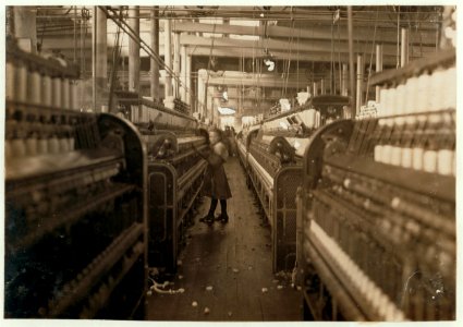 Little spinner in Mollahan Cotton Mills, Newberry, S.C. Many others as small. Dec. 3-08 Witness Sara R. Hine. LOC cph.3c07335