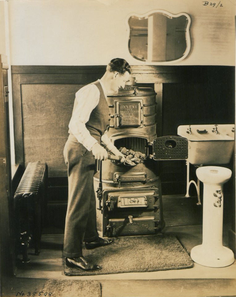 Living model in plumbing fixtures Photo B (HS85-10-38508)