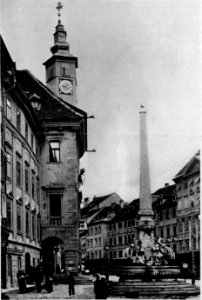 Ljubljanski magistrat z Robbovim vodnjakom 1927