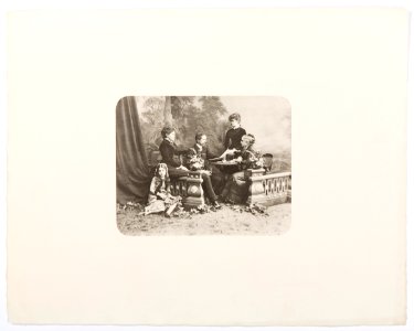 Ljustryck av familjeporträtt - Hallwylska museet - 104918 photo