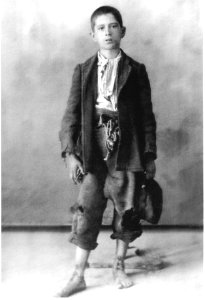 Little neapolitan boy from kindergarten ship Caracciolo - Plain clothes